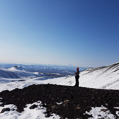 Individual driving of a snow-mobile to the Nalychevskaya valley