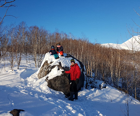 Trevelling to the Avachinsky and Kozelsky volcanoes: Lava-precipice